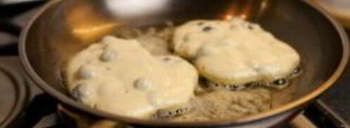 оладьи с черникой. Шаг 4