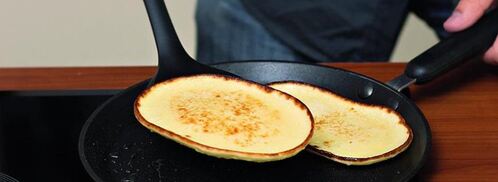 оладьи с клубничным джемом. Шаг 4