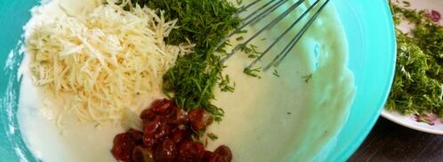 оладьи с сыром, укропом и вялеными томатами. Шаг 3