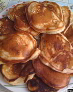 Пышные сладкие оладьи с яблоками