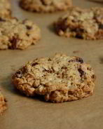 Овсяное печенье с пеканом и клюквой