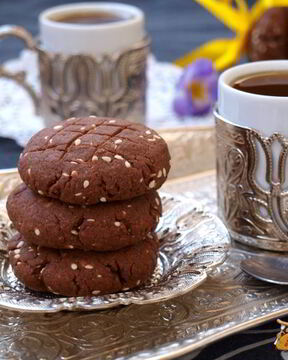 Шоколадное печенье с кунжутом