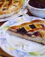 Дрожжевой пирог с вареньем