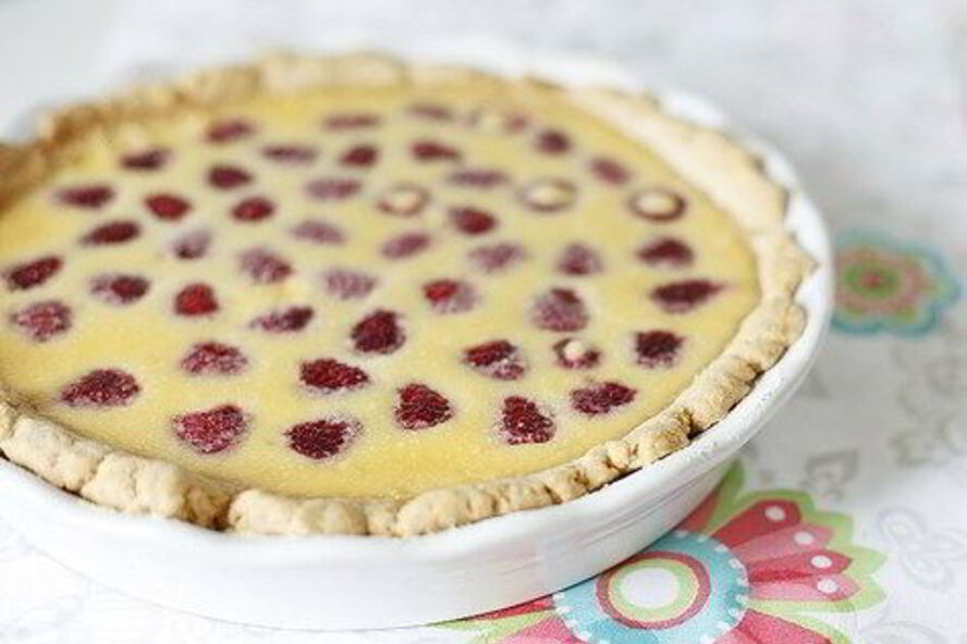 Рецепт малинового пирога с белым шоколадом