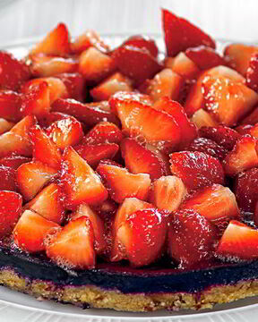 Пирог без муки с ягодной начинкой