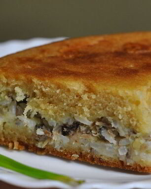 Пирог из сайры с рисом