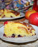 Пирог с яблоками и смородиной