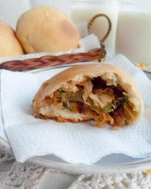 Дрожжевые пирожки с капустой и яйцом в духовке