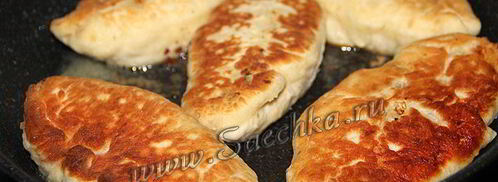 гоголевские жареные пирожки с квашеной капустой и гречкой. Шаг 11