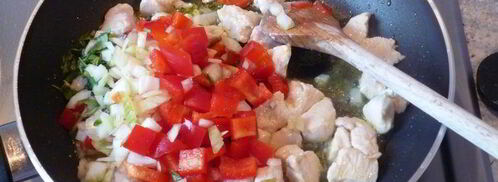 мини-пирожки с куриной грудкой, кукурузой и сладким перцем. Шаг 3