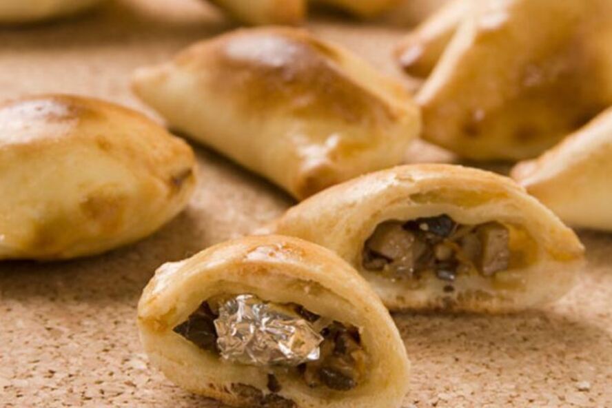 Рецепт новогодних пирожков с пожеланиями