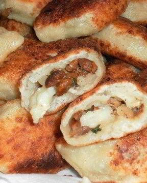 Пирожки из творожного теста с грибами и камамбером