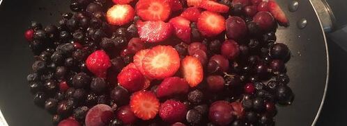 пирожки на простокваше с лесными ягодами. Шаг 2