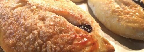 пирожки на простокваше с лесными ягодами. Шаг 7