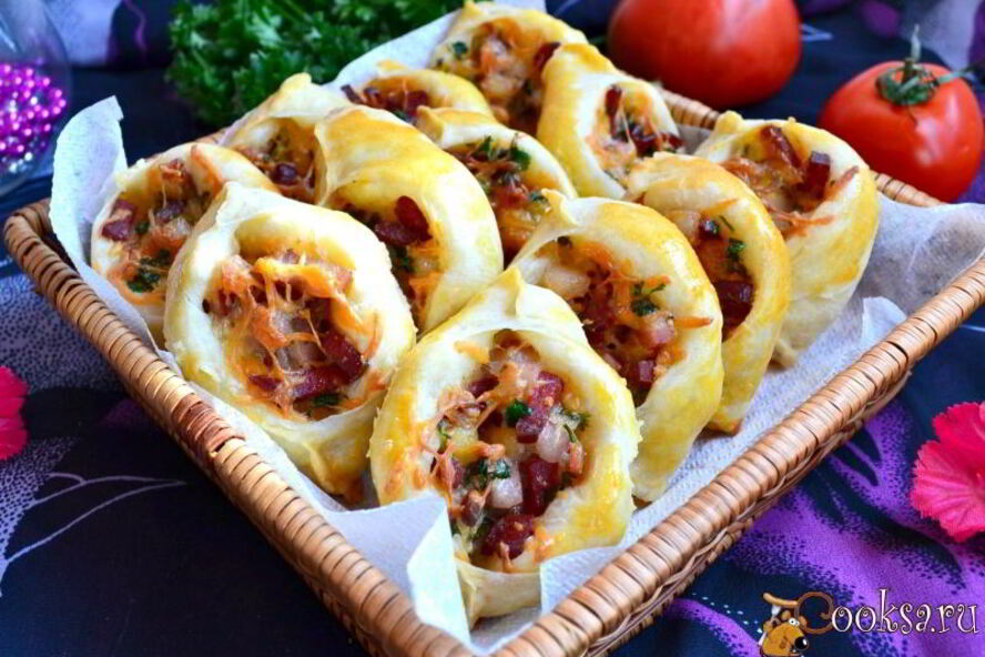 Рецепт пирожков погача с колбасой и сыром