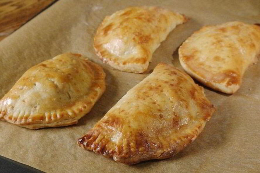 Рецепт пирожков с красной рыбой и рисом