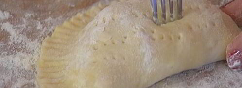 пирожки с красной рыбой и рисом. Шаг 10