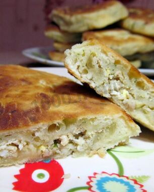 Пирожки с курицей на сметане без дрожжей