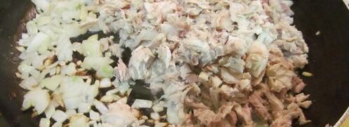 пирожки с курицей на сметане без дрожжей. Шаг 16