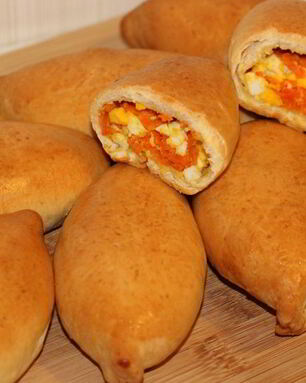 Пирожки с яйцами и морковью
