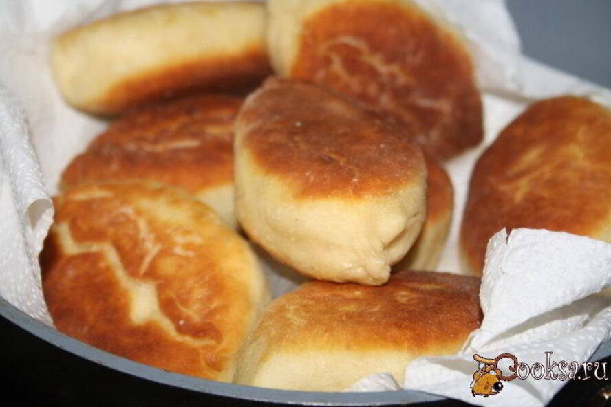 Рецепт содовых пирожков с капустой, луком и яйцом