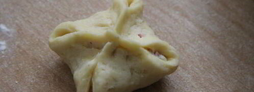 закусочные пирожки с колбасой и сыром. Шаг 6