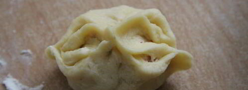 закусочные пирожки с колбасой и сыром. Шаг 7