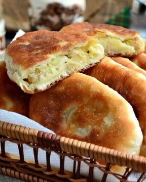 Жареные пирожки с мясом