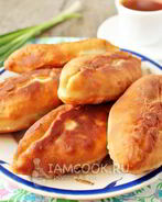 Жареные пирожки с зеленым луком и яйцом