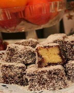 Нежное бисквитно-кокосовое пирожное