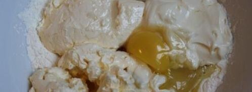 нежное песочное пирожное с вишней и фундуком. Шаг 4