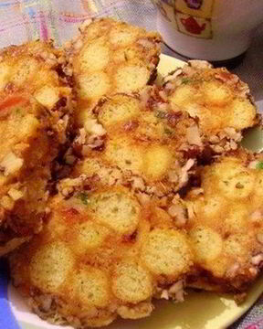 Пирожное из кукурузных палочек с орехом