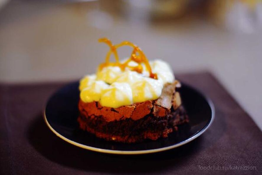 Рецепт пирожного с маскарпоне и апельсиновой карамелью