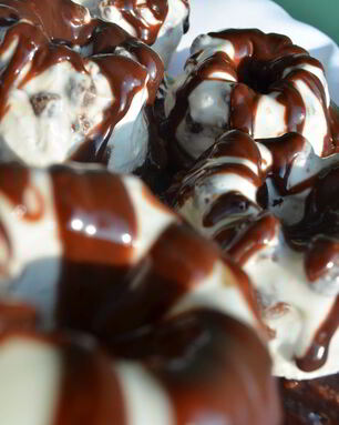 Пирожное Шоколадный вулканчик для хороших учеников