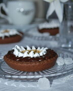 Шоколадно-мятные пирожные с арахисовой пастой