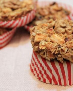 Яблочно-финиковое пирожное