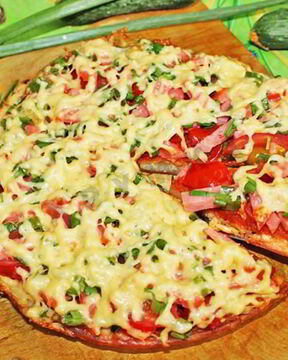 Быстрая пицца на кефире без сметаны на сковороде