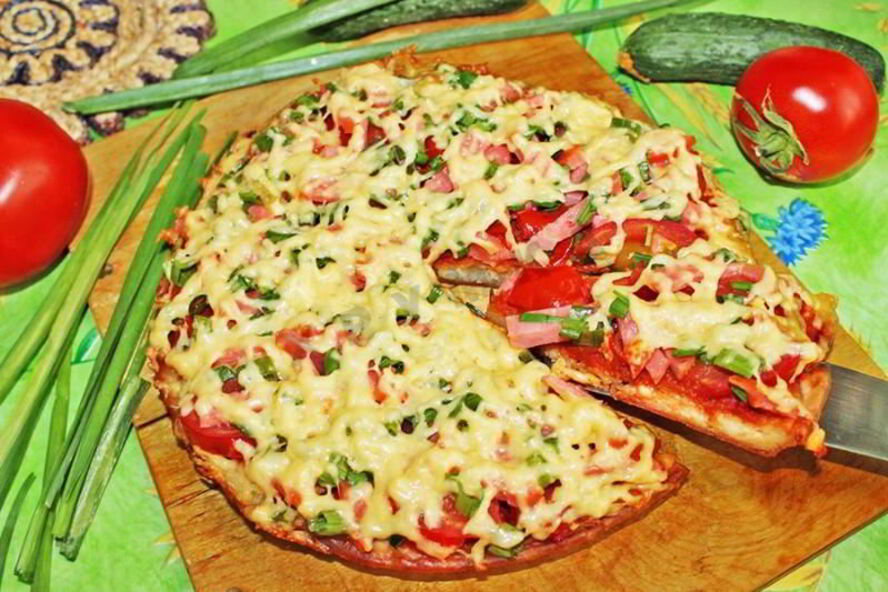 Рецепт быстрой пиццы на кефире без сметаны на сковороде