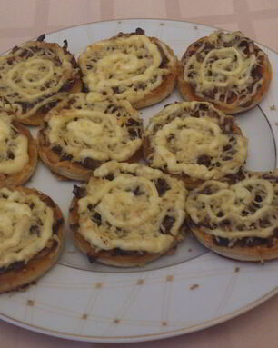 Мини-пиццы с грибами