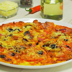 Пицца с ветчиной