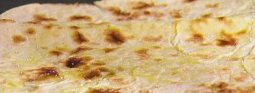 пицца из лаваша с креветками, артишоками и моцареллой. Шаг 3