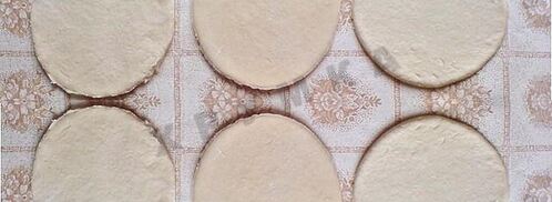 пицца мини из слоеного теста. Шаг 2