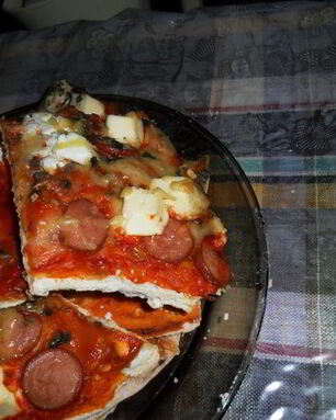 Пицца на основе из тонкого теста