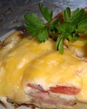 Пицца на сковороде из батона