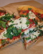 Пицца с домашним сыром