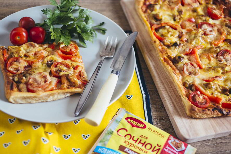 Рецепт пиццы с курицей карри на слоеном тесте