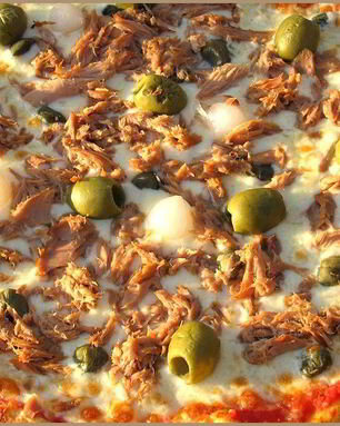 Пицца с тунцом