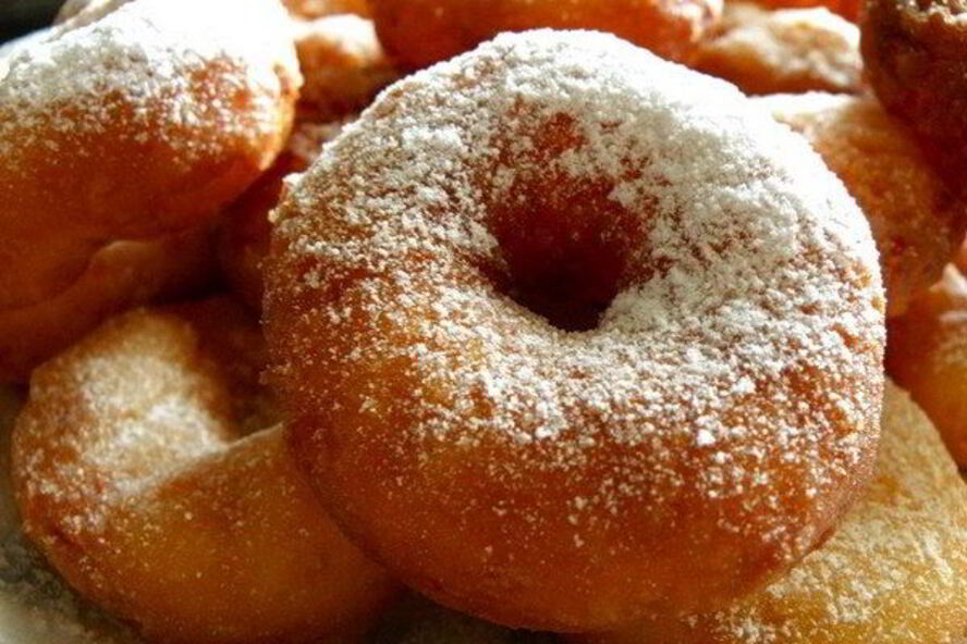 Рецепт домашних пончиков на сгущенке