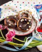 Классические пончики со сладкой помадкой