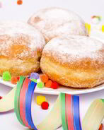 Пончики с сахарной пудрой